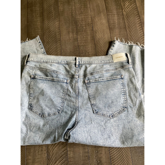 Express Women's High Rise Straight Crop Jeans 18 S Light Wash Raw Hem - Picture 2 of 6